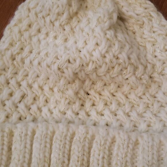 Pom-Pom Beanie Ivory & Gold - Picture 2 of 4